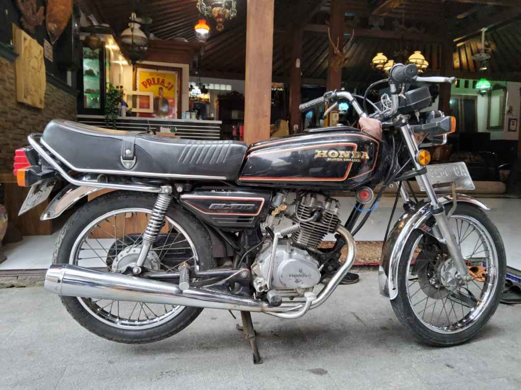 Sepeda Motor GL 100