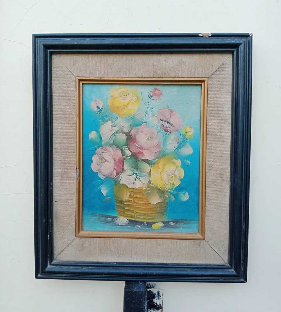 Lukisan kanvas.motif kembang.   T.38cm x L.34cm