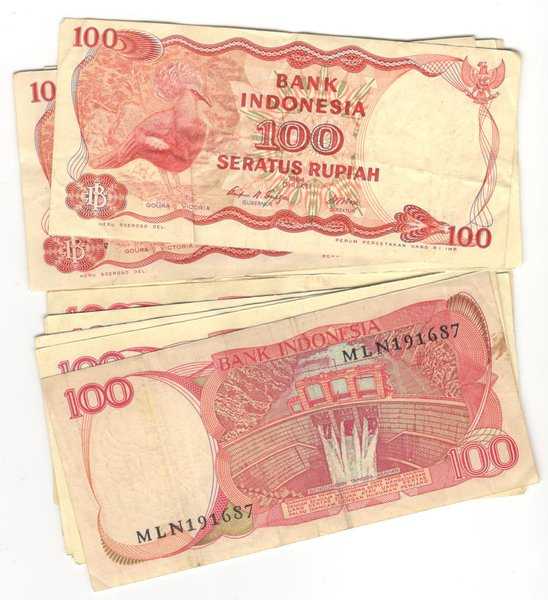 BL 420 Indonesia 100 Rupiah tahun 1984 Kondisi Banyak lipatan Dan Kotor Tidak Lobang Per 1 Lembar