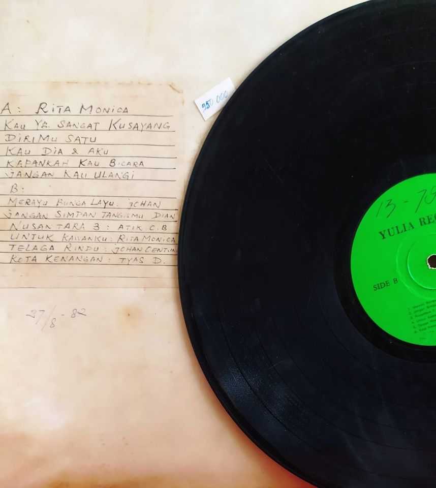 Piringan Hitam Album Koleksi Lagu Rita Monica