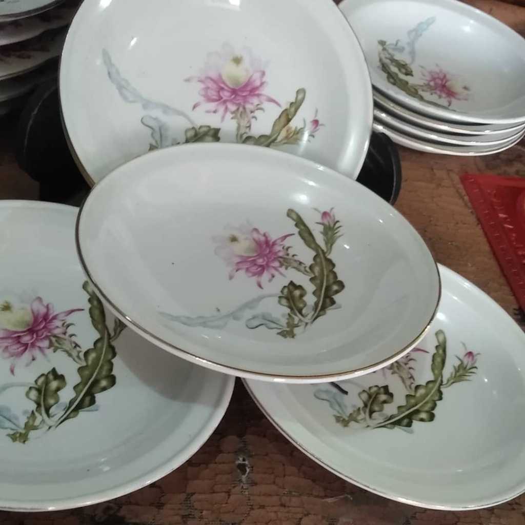 Piring Keramik Vintage