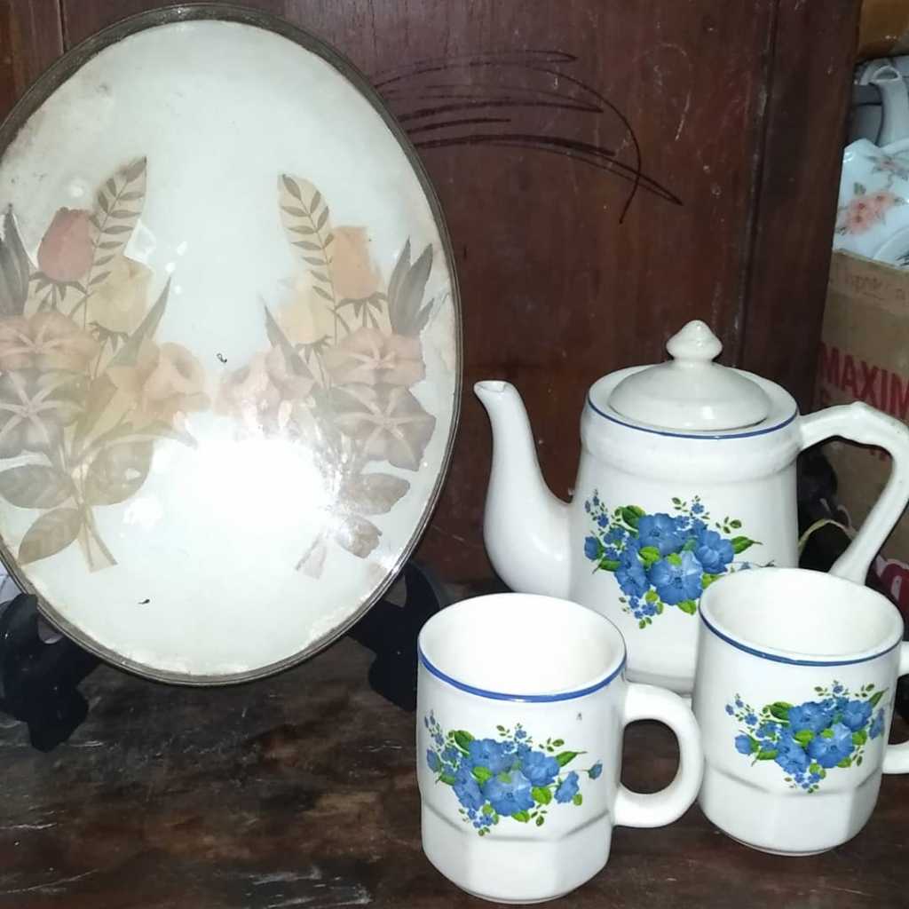Paketan Baki dan Tea set