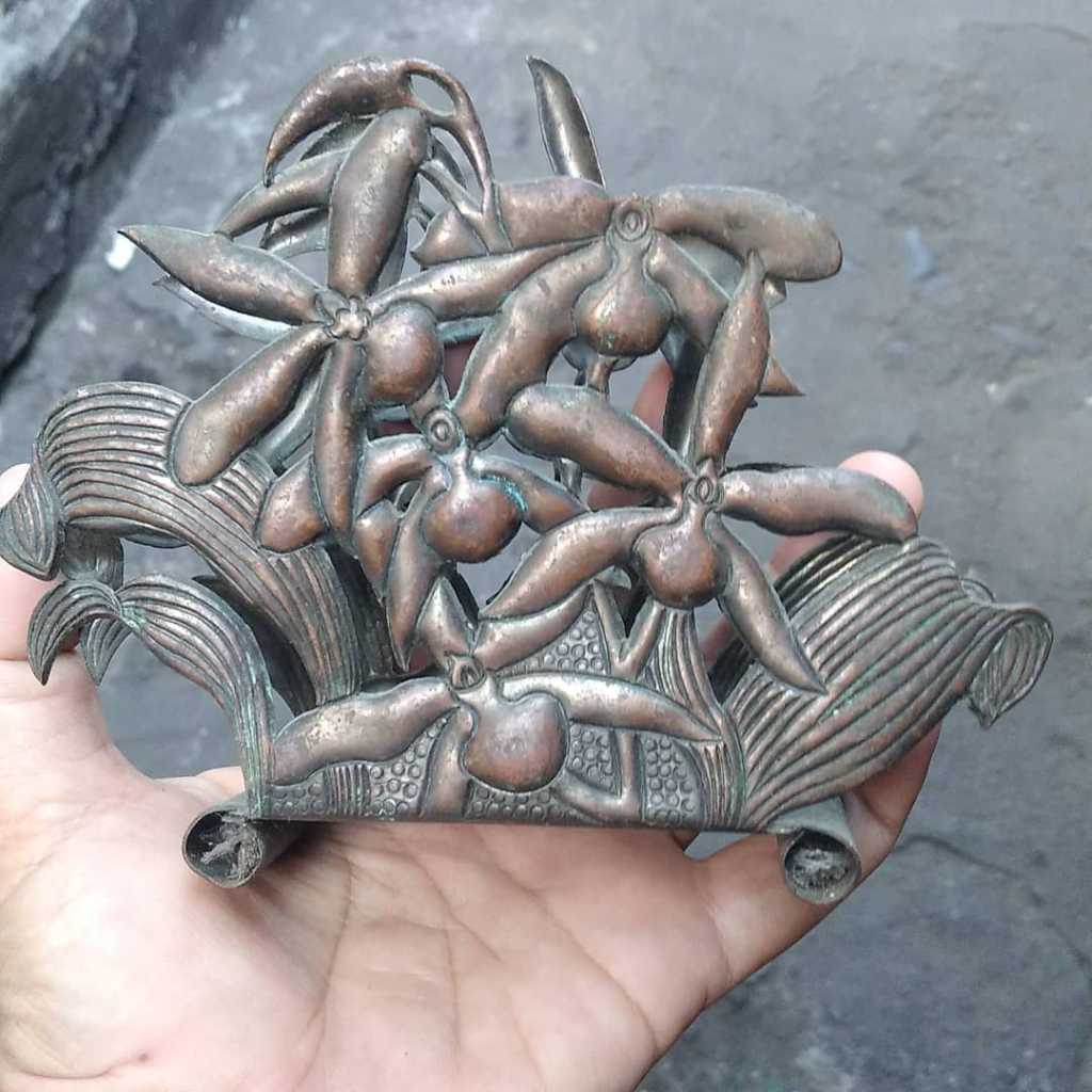 Tempat tisu krawang motif bunga