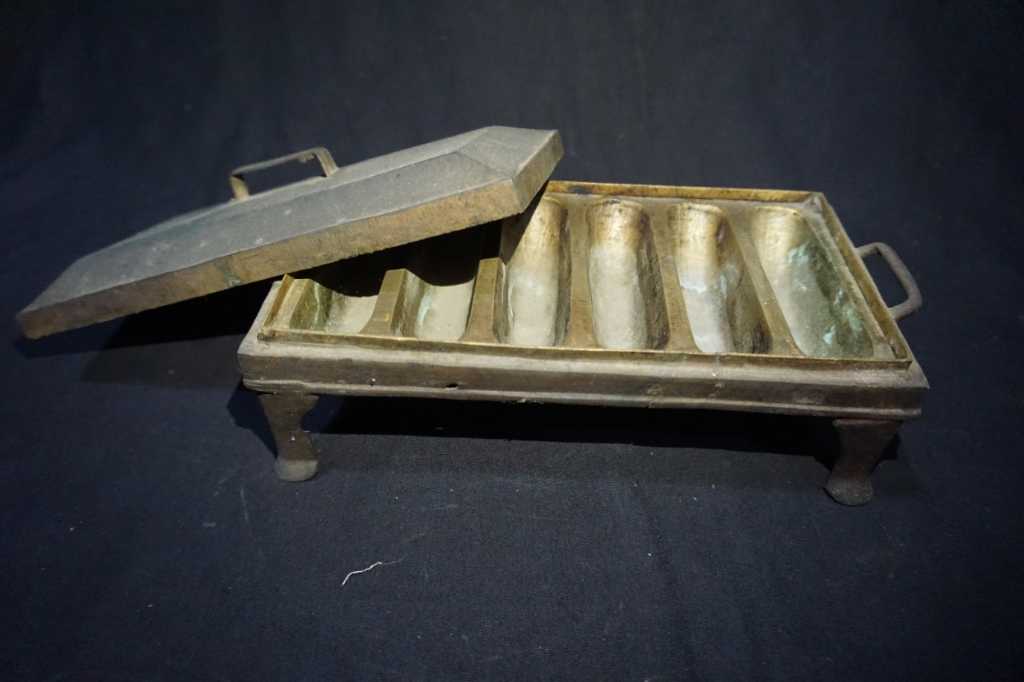 Cetakan Kue Kuningan Antik