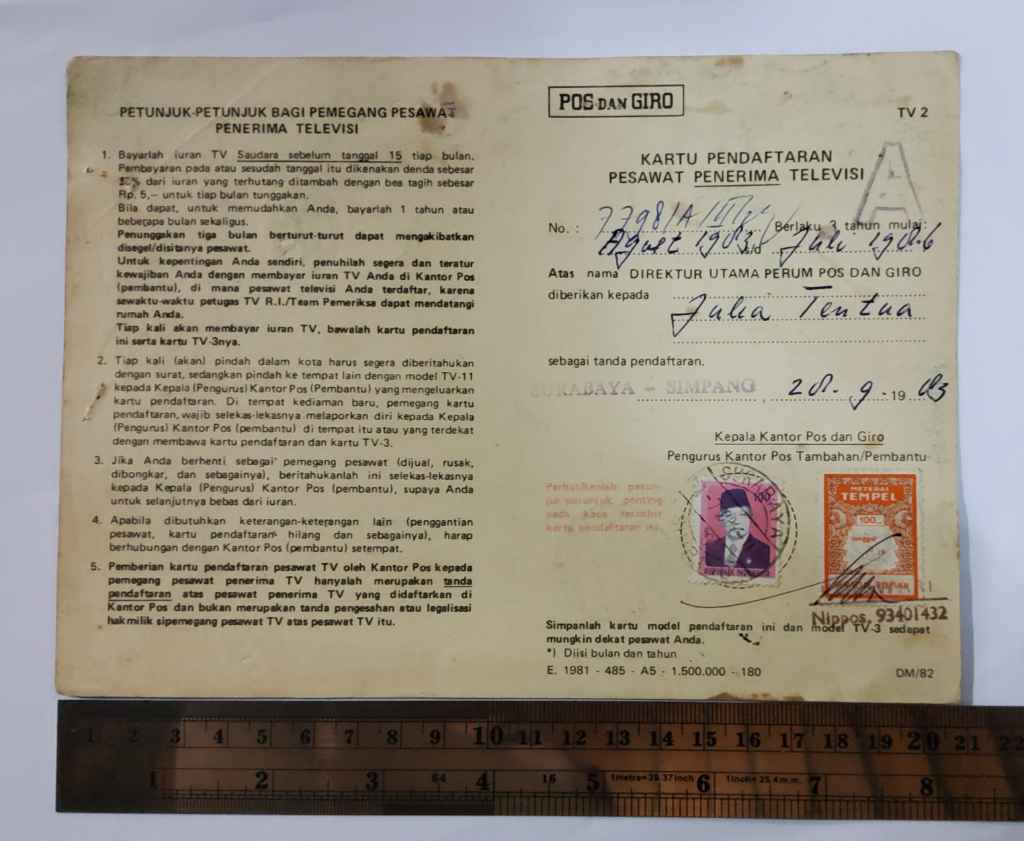KARTU PENDAFTARAN PESAWAT PENERIMA TELEVISI No.7798/A/Sby ; Berlaku 3 Tahun Mulai Agustus 1983 s/d Juli 1986 ; dengan Perangko HM Soeharto Republik Indonesia Rp.100 dan materai seratus rupiah