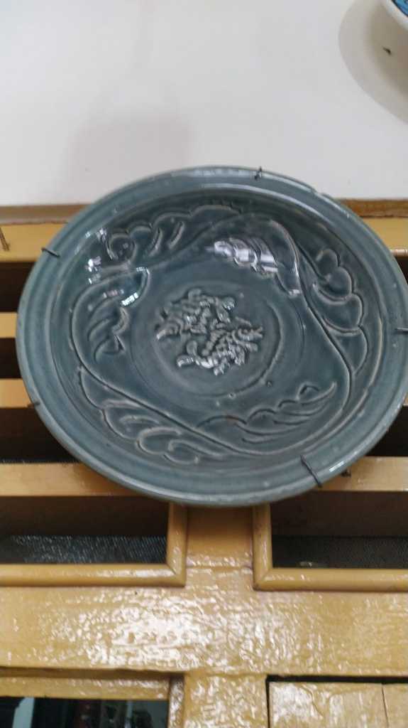 Piring Celadon Vintage