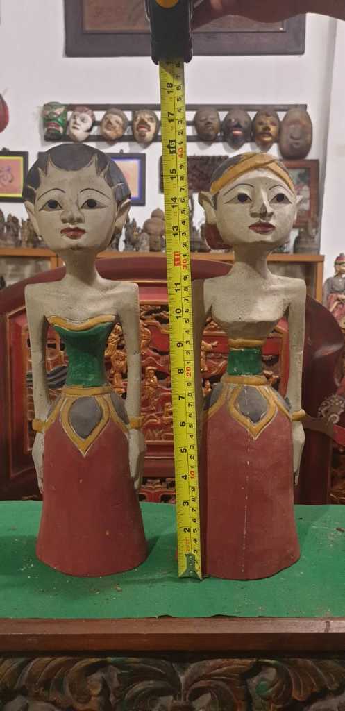Sepasang Loroblonyo berdiri Jawa Tengah kayu