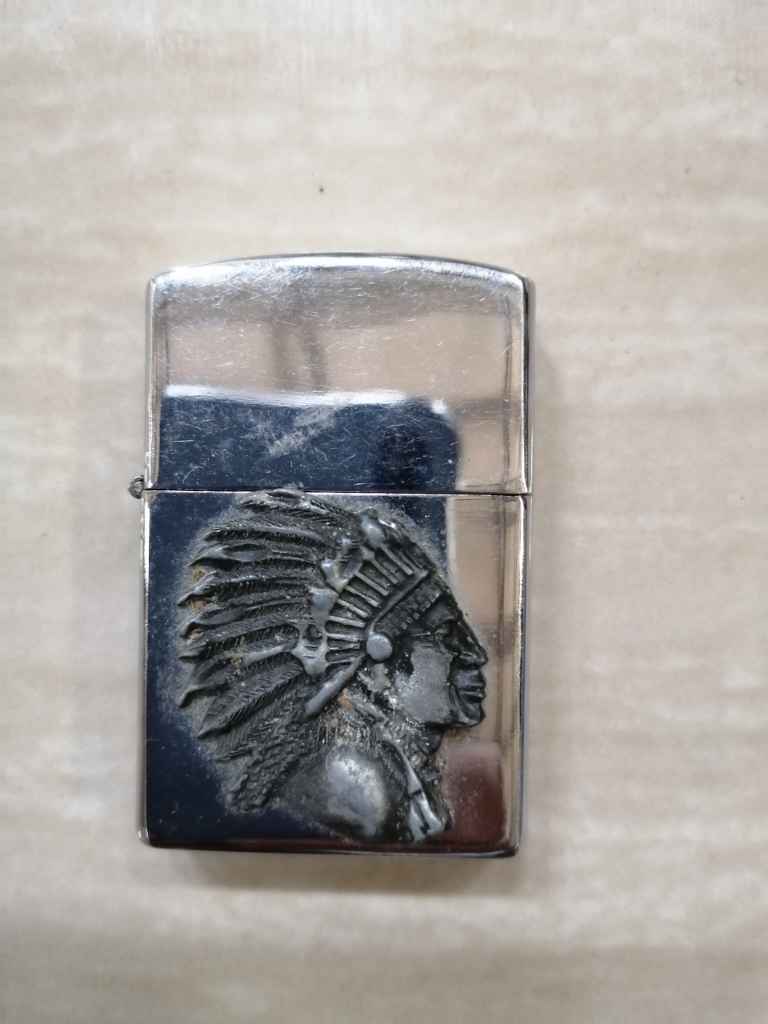 Korek api model zippo