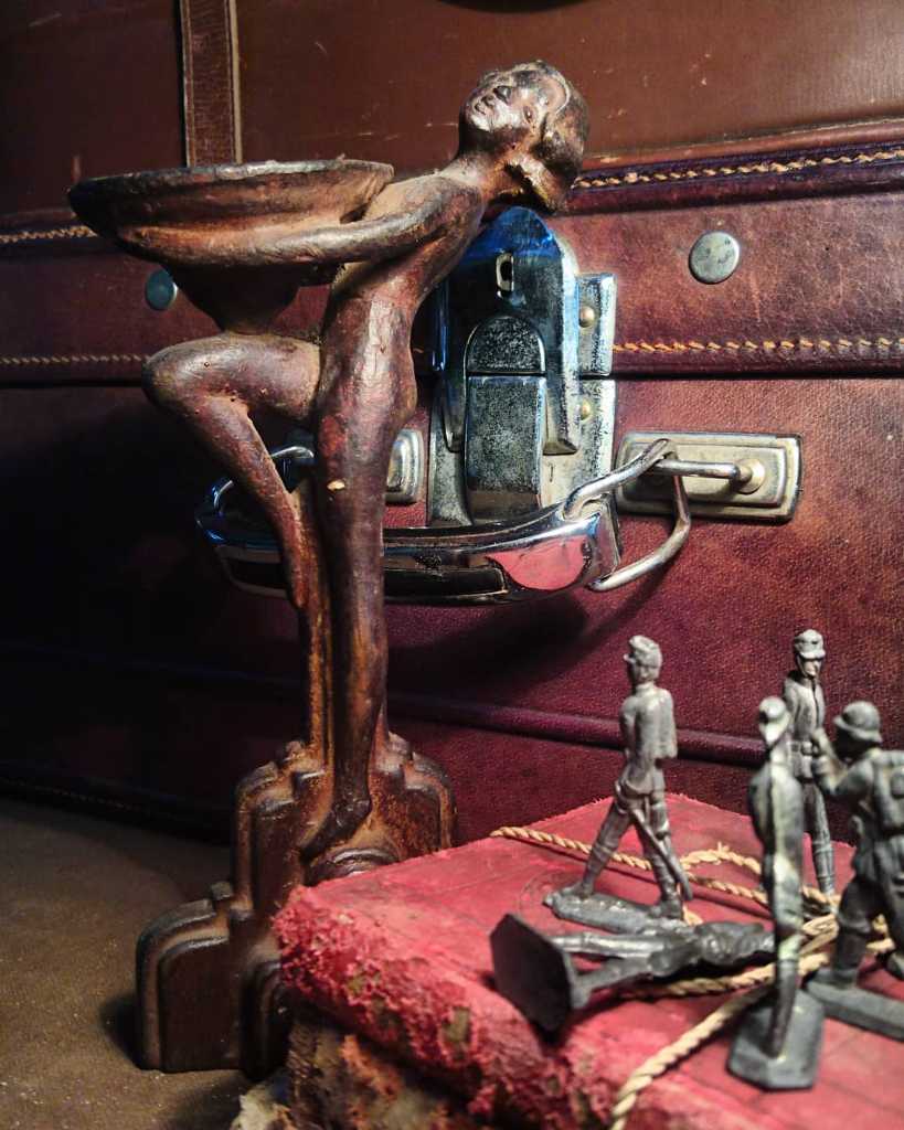 Tatakan lilin bahan bronze