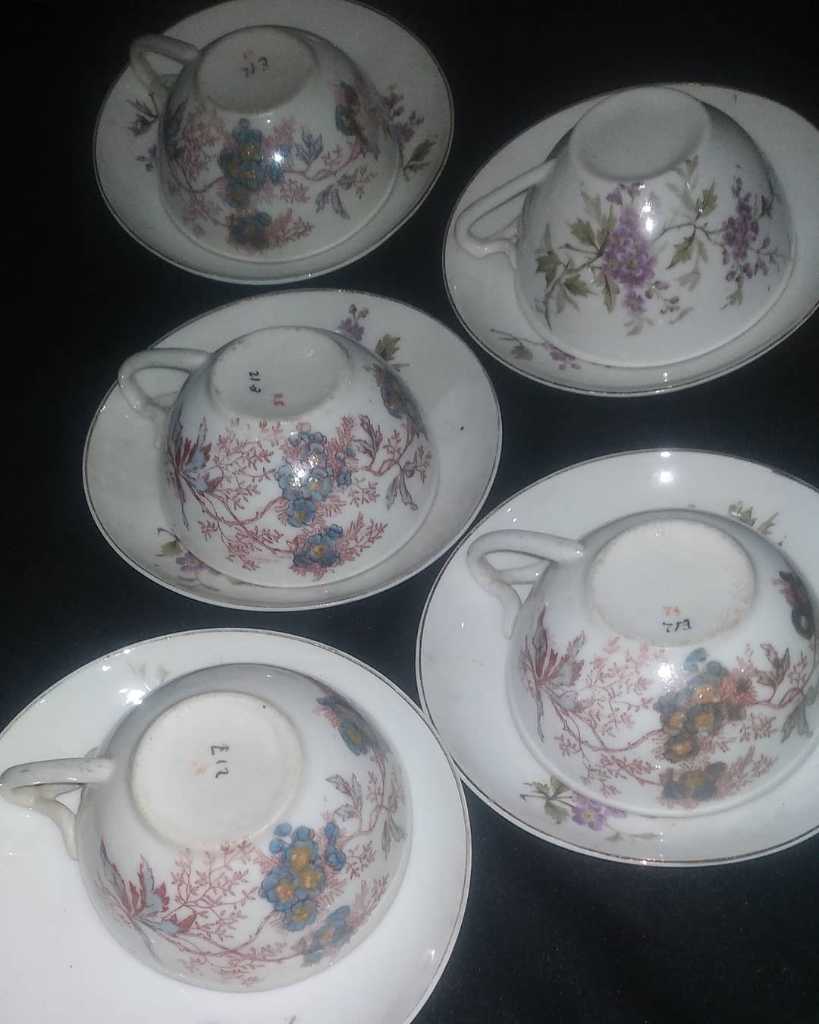 Cangkir Porcelain Vintage