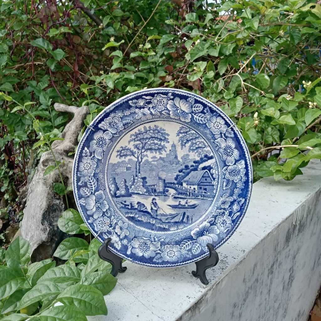 Piring Porcelain Antik Eropa