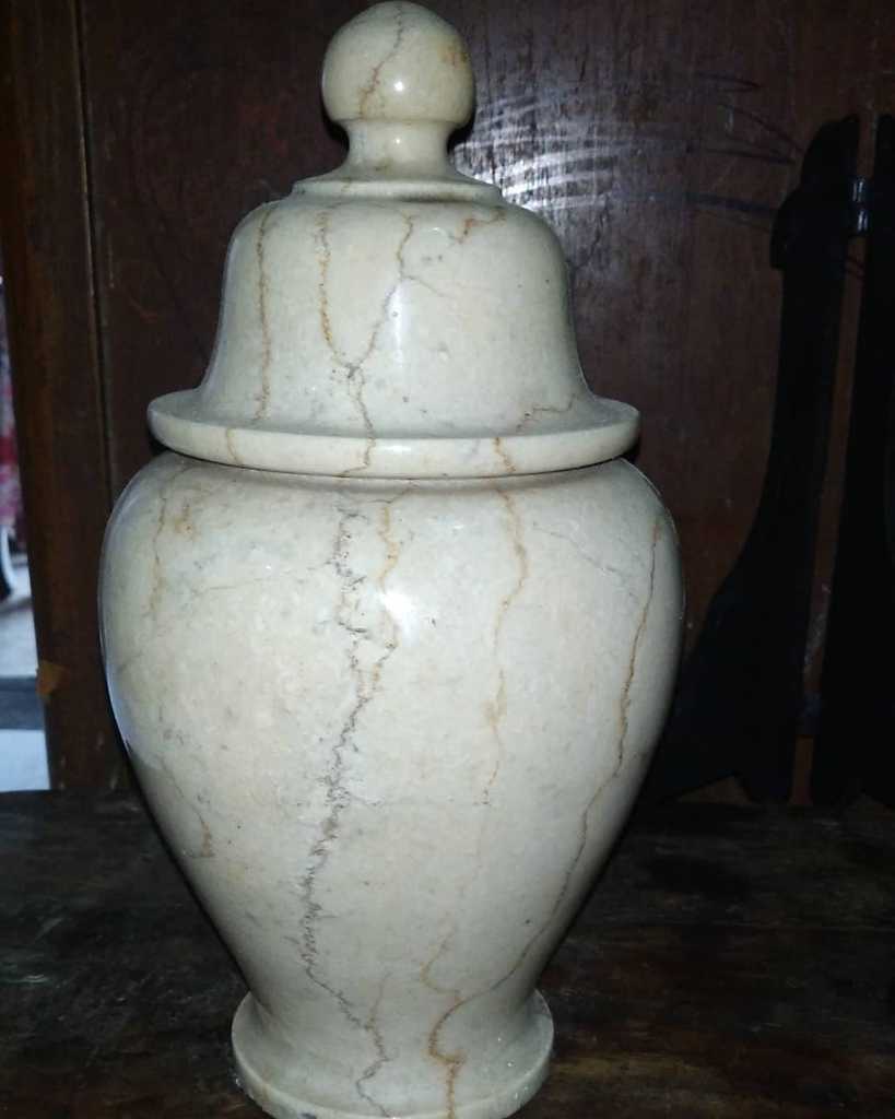 Guci Keramik Vintage