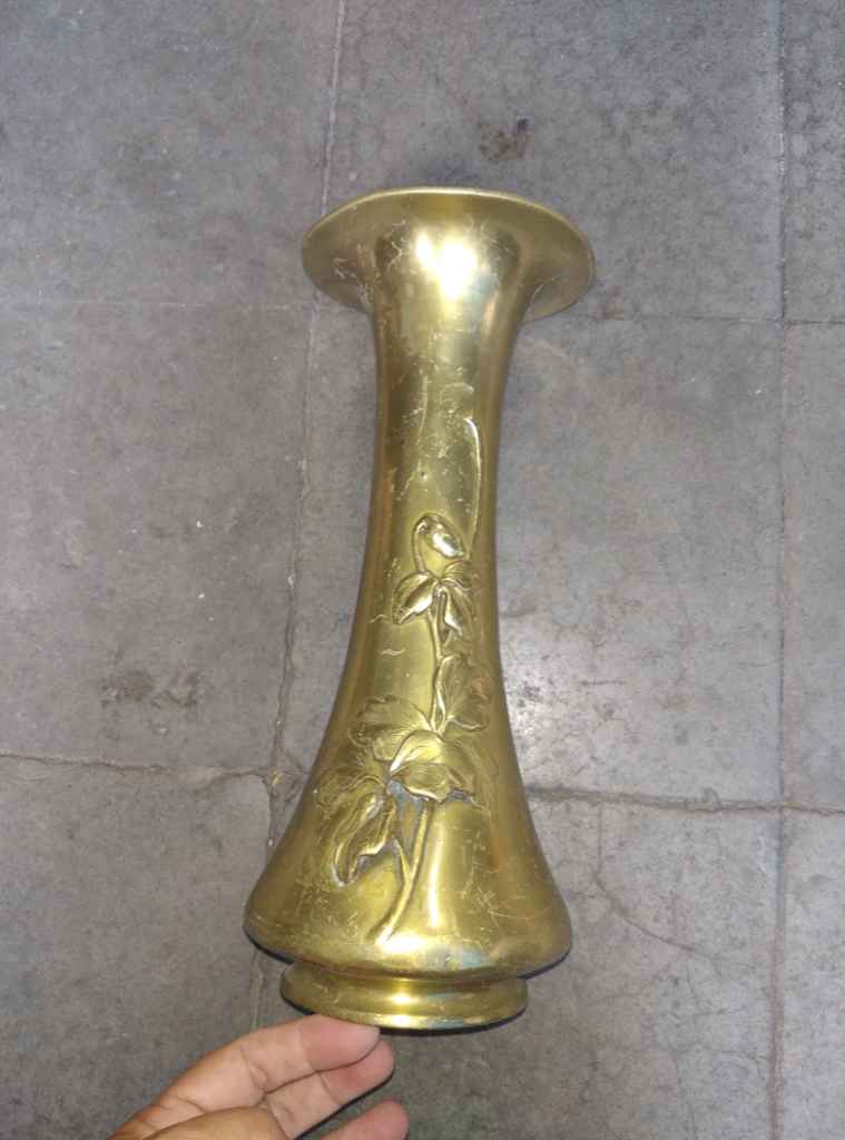 Vas Kuningan Vintage