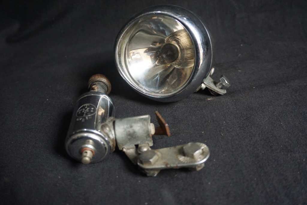 satu set lampu + dinamo