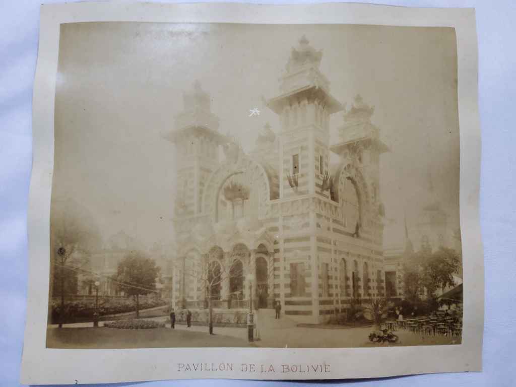 Foto Antik / Foto Kuno "dua muka" (Pavillon de  La Bolivie - Ensemble du Palais des Colonies); estimasi tahun 1900-an awal; ukuran 28cm x 22,5cm