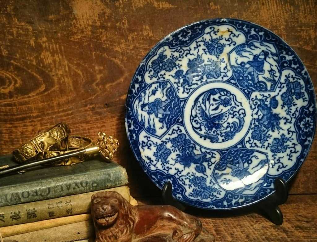 Chinese plate blue and white