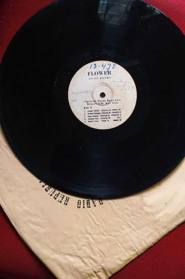 Piringan Hitam Charles H Emma Ratna Fury