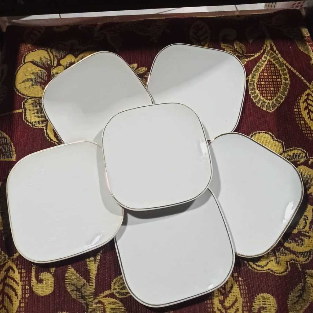 Piring Keramik Vintage