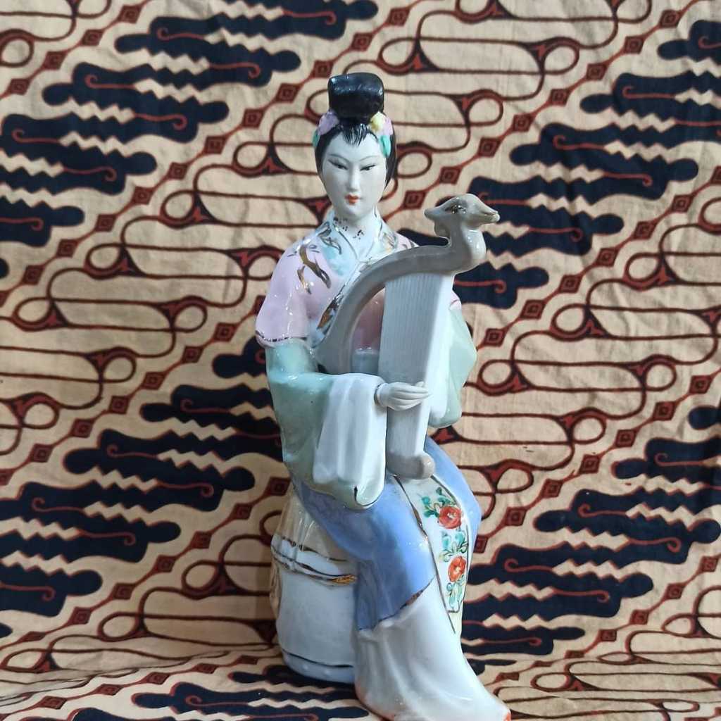 Patung Keramik Jepang