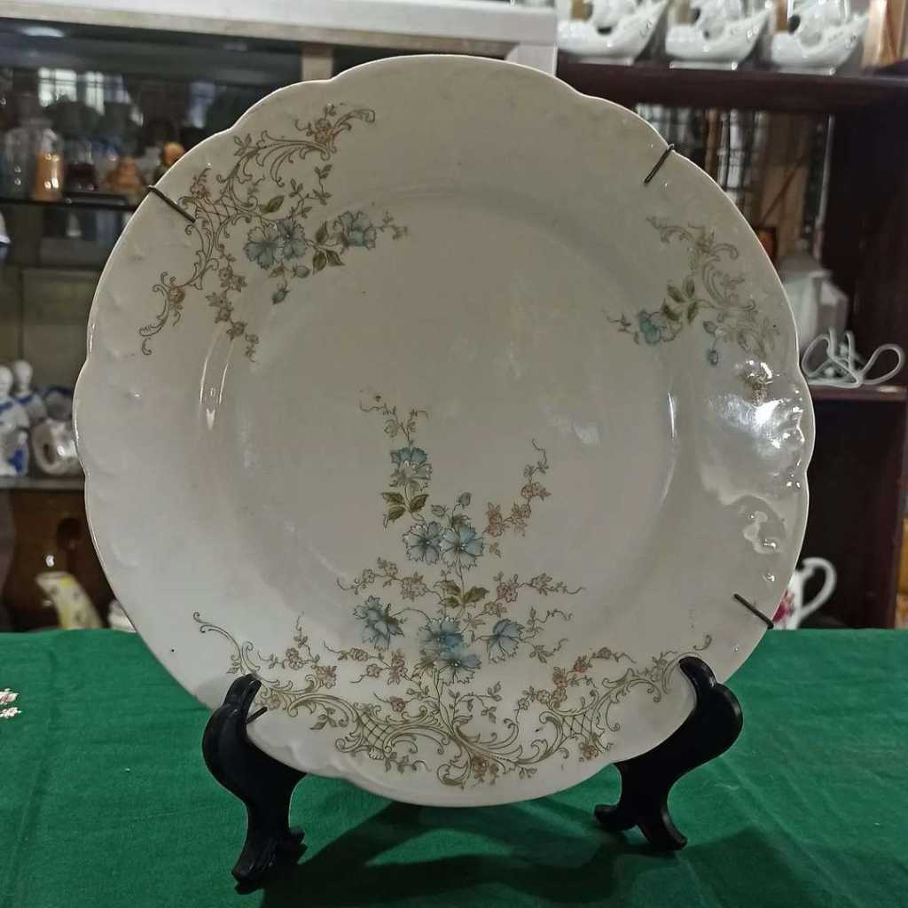 Piring Keramik Antik