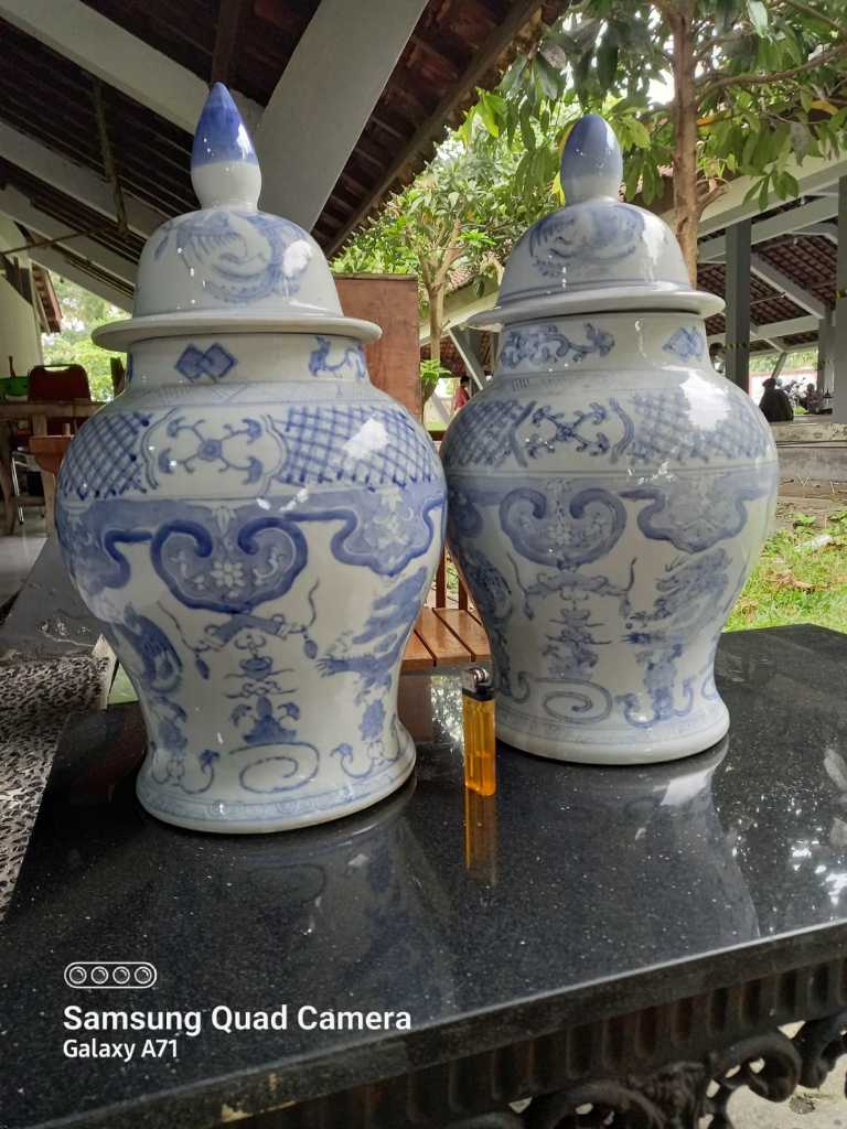 Guci Keramik Vintage