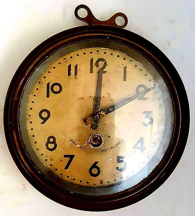 Jam Kapal Tua Antik Rotterdam 1 Lubang Langka