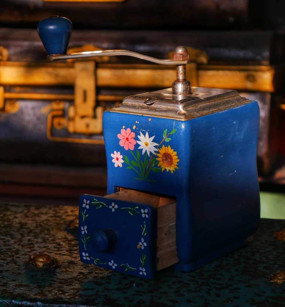 Dienes Vintage Hand Coffee Grinder
