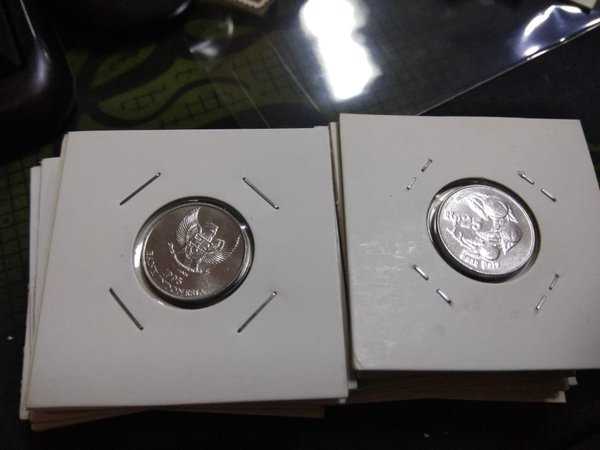 A1000 Per 1 keping Uang Kuno 25 Rupiah tahun 1995 Bagus Sudah Di rapikan Di Holder