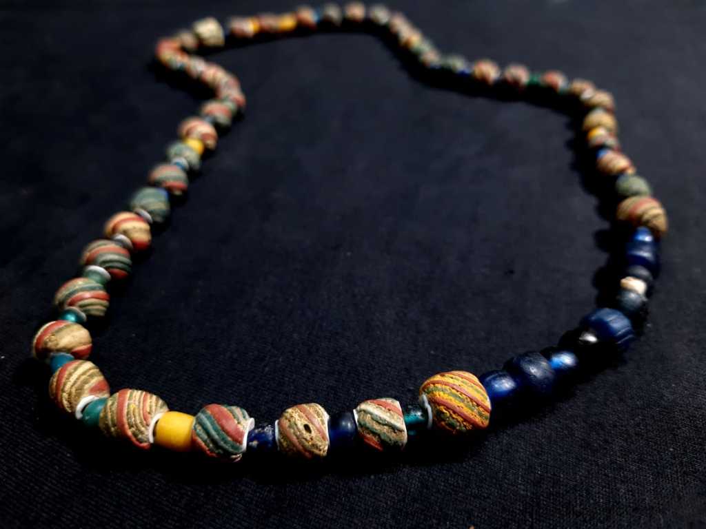 Kalung Manik - manik bahan Terrakota Glass