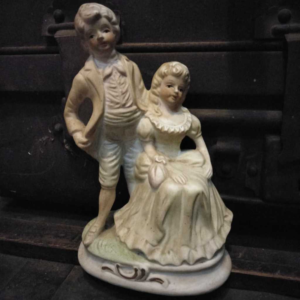 Patung Porcelain Vintage
