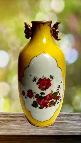Vas Porcelain Antik