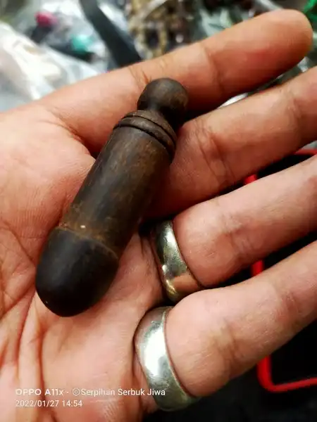 Liontin Kayu legendaris Galih Gandul