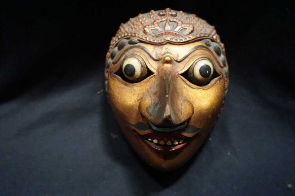 Topeng Klono Antik