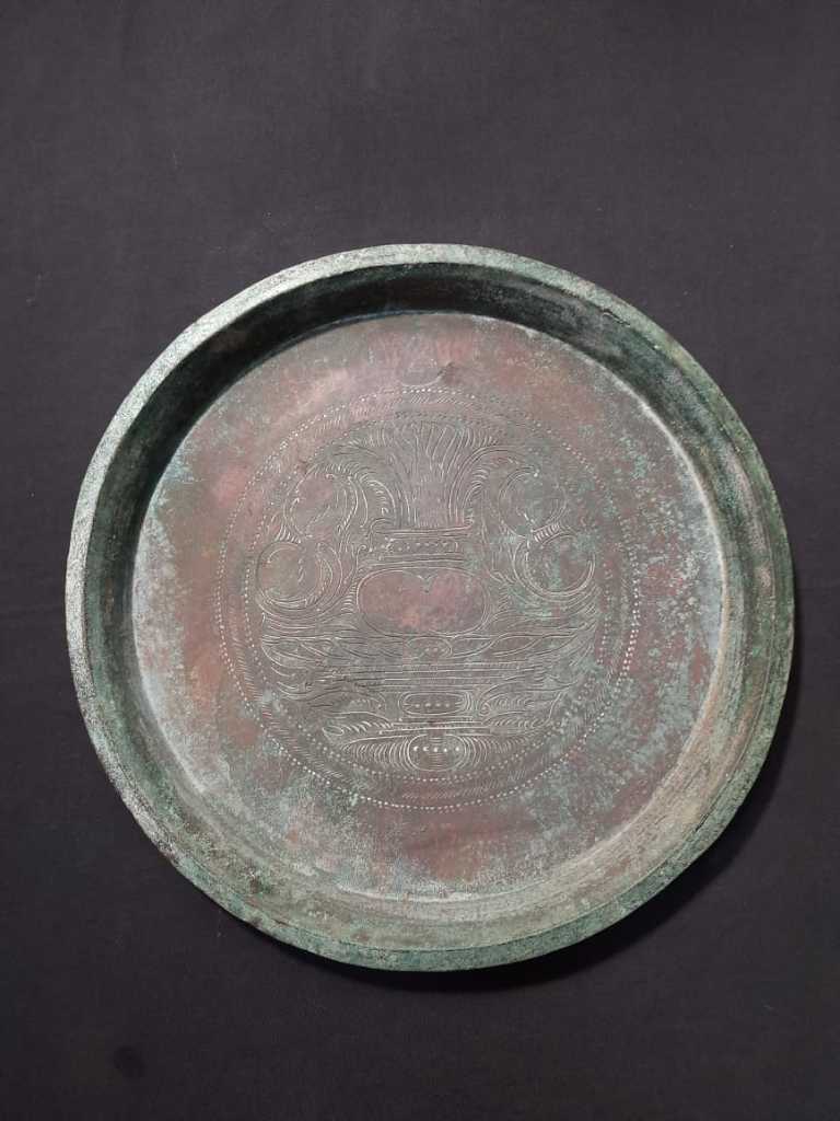 Nampan Perunggu Antik