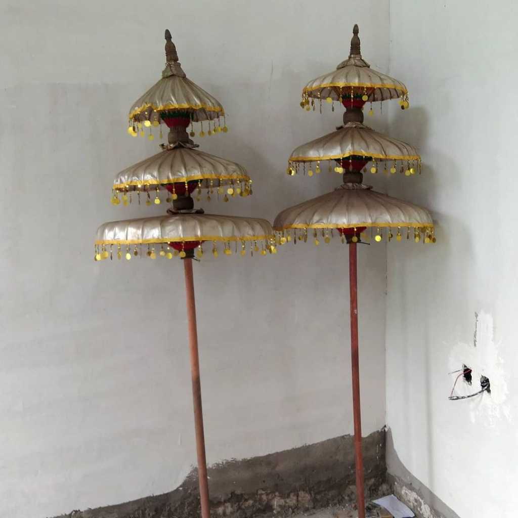 Sepasang payung Kunto