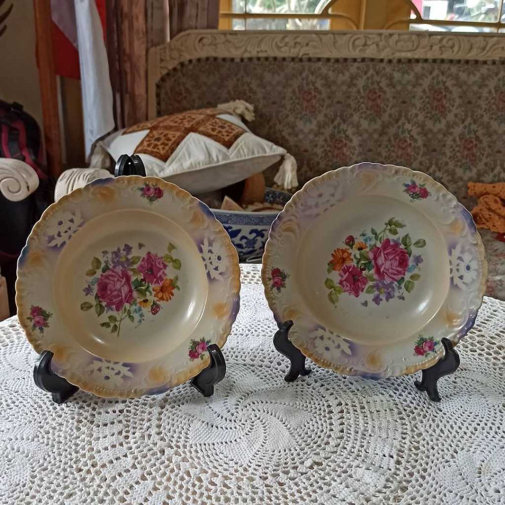 Piring Keramik Vintage