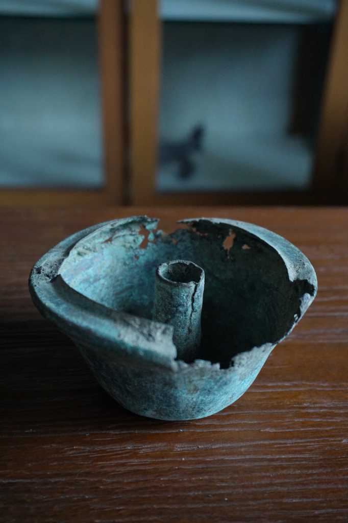 Tempat Lampu Perunggu