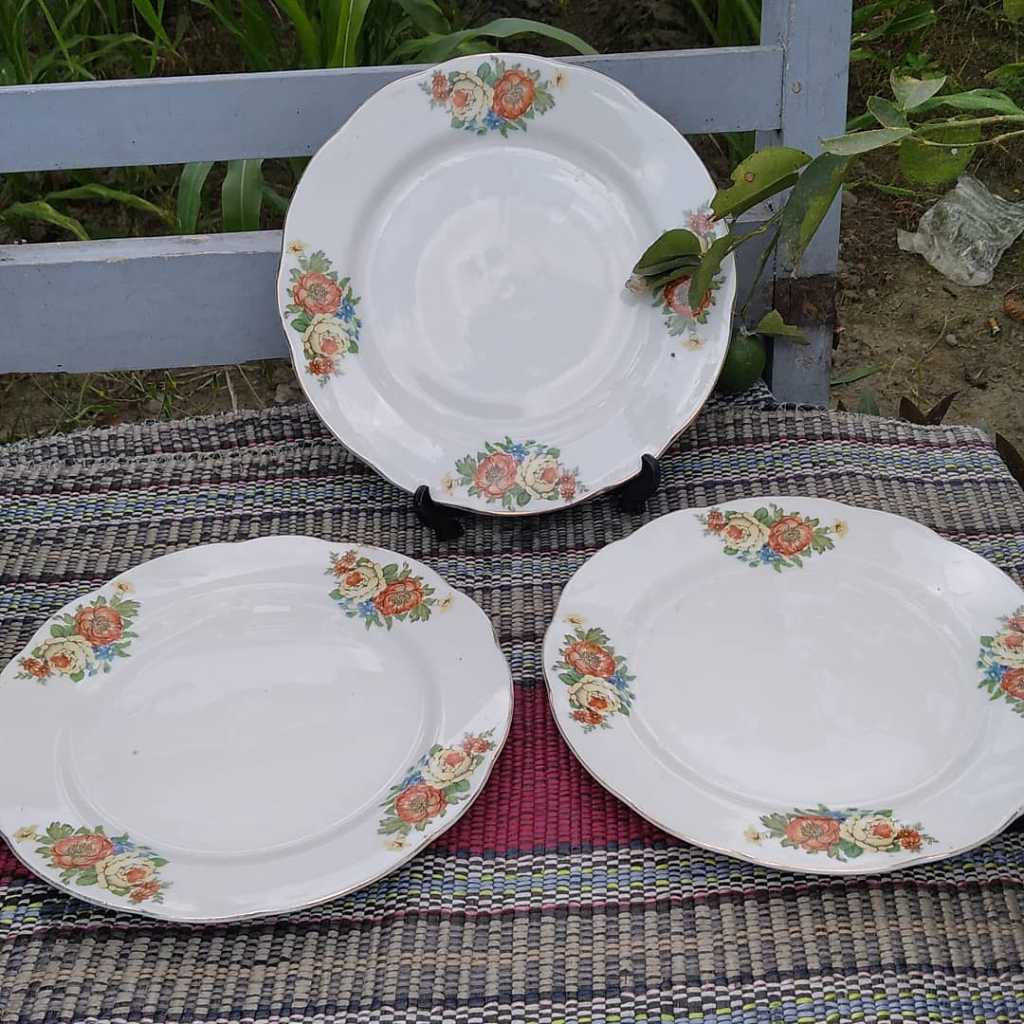 Piring Keramik Vintage