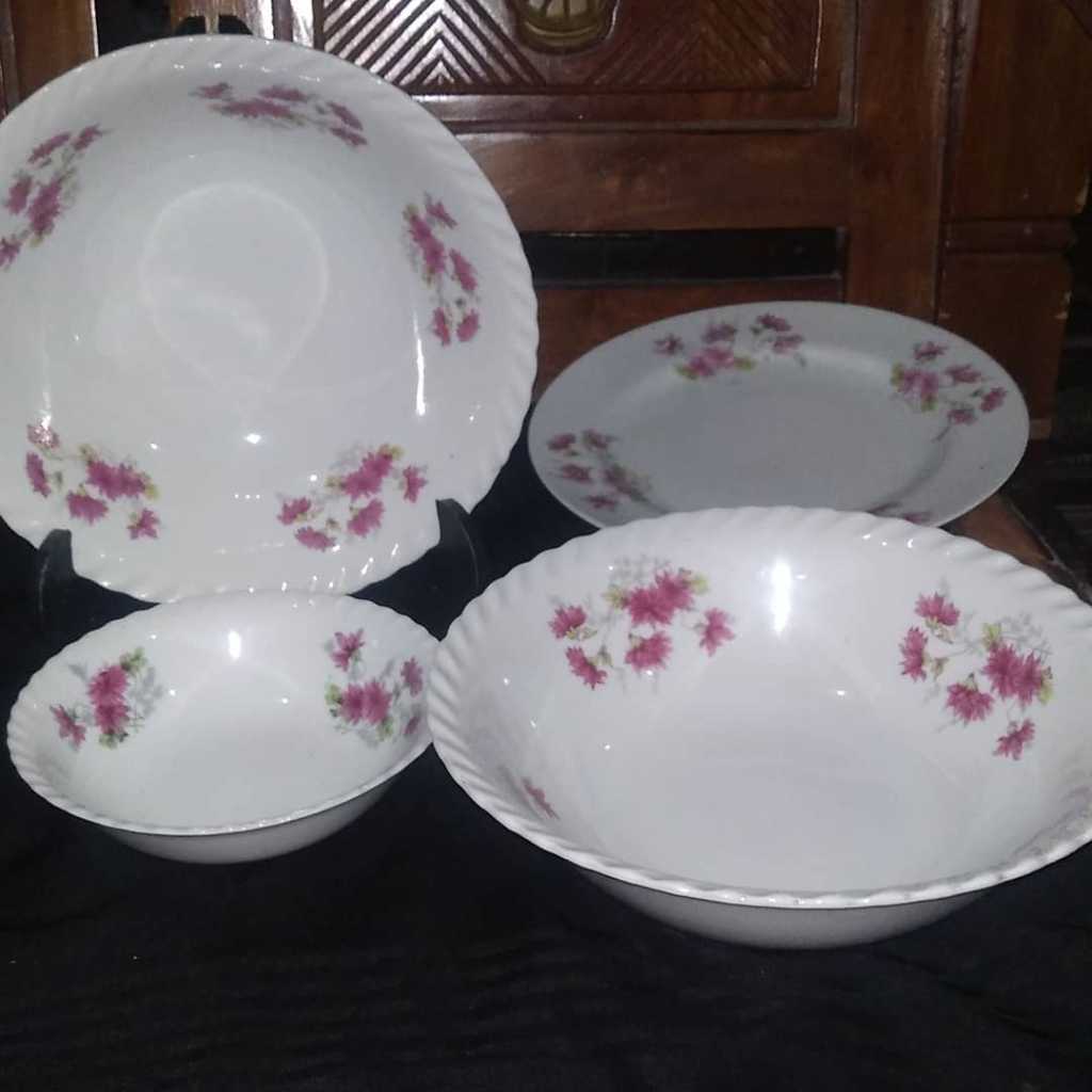 Piring Porcelain Vintage