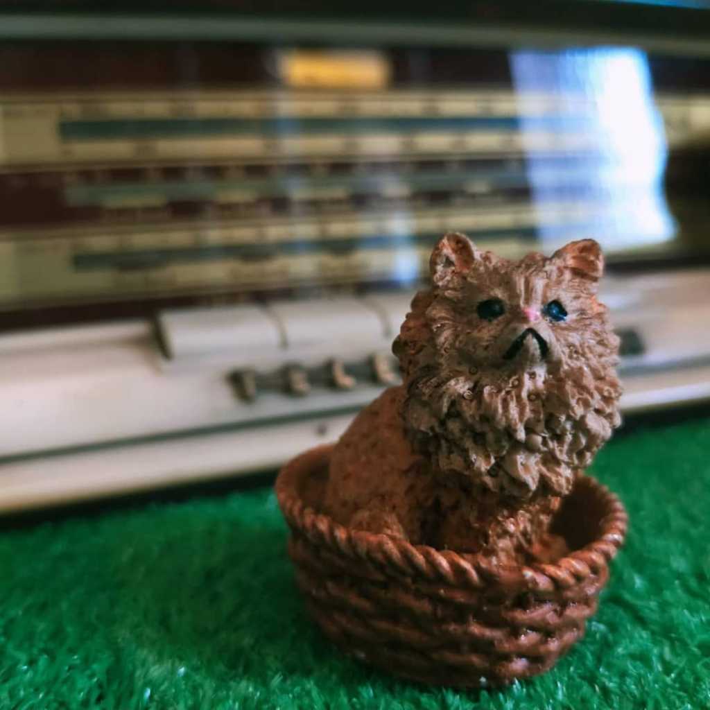 Patung Kucing Bahan Resin