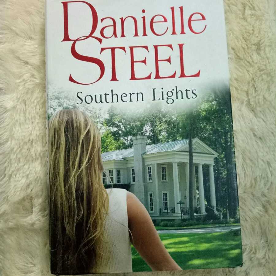 Novel Southern lights
