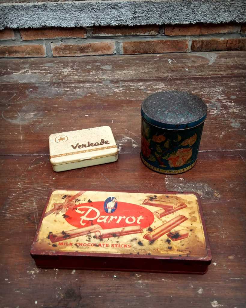 Kaleng chocolate & biscuit Vintage.