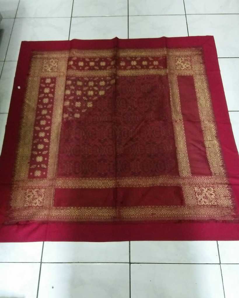 Ikat Kepala Kain Tenun benang emas Palembang