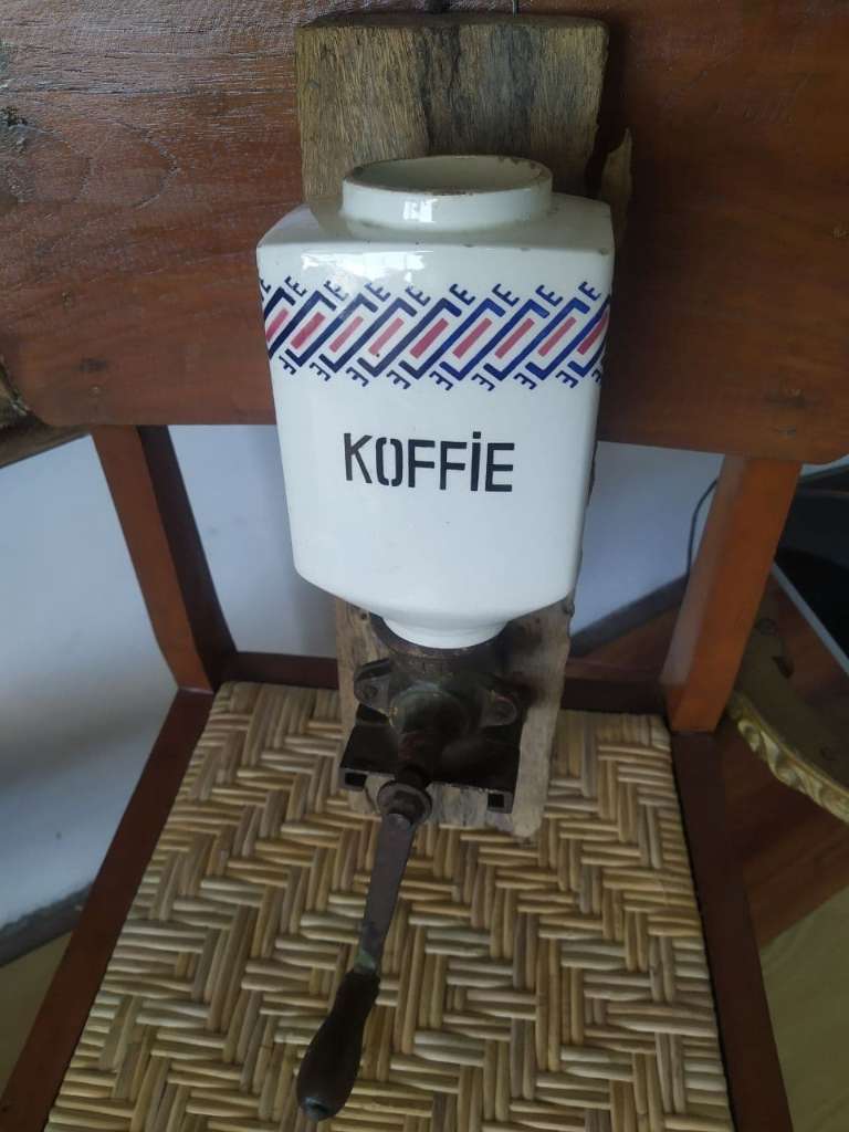 Gilingan Kopi Antik