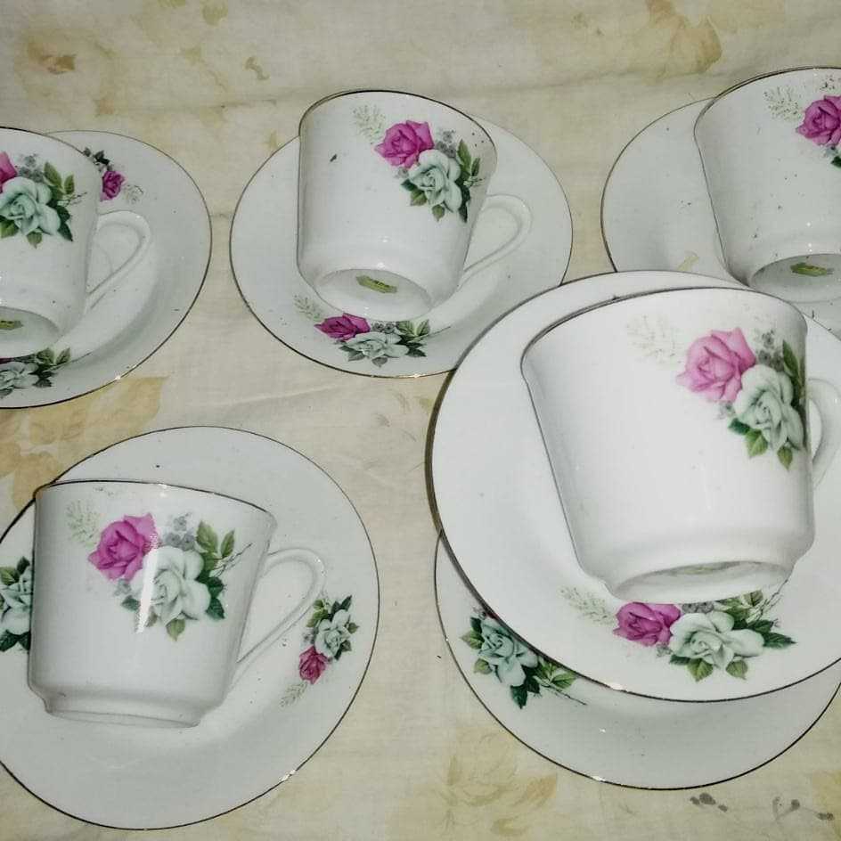 Cangkir Porcelain Vintage