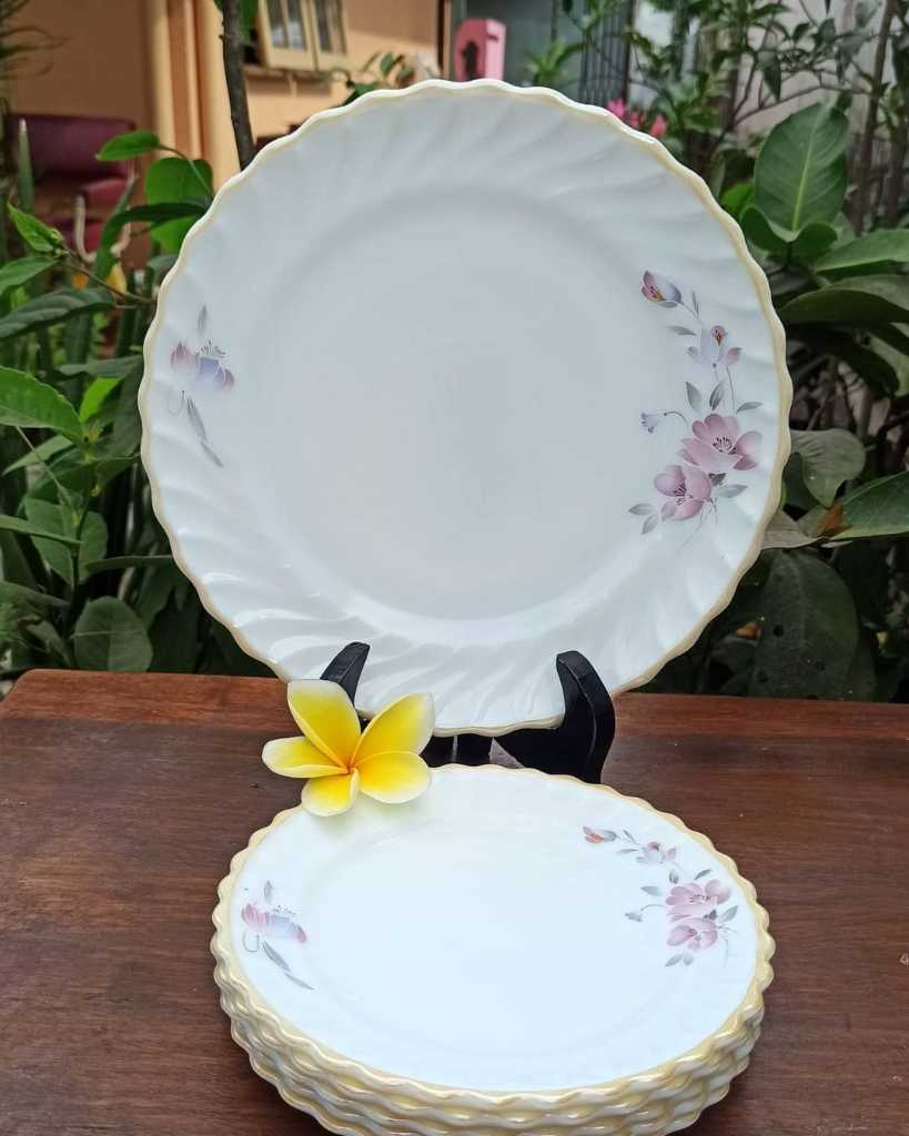 Piring Keramik Vintage
