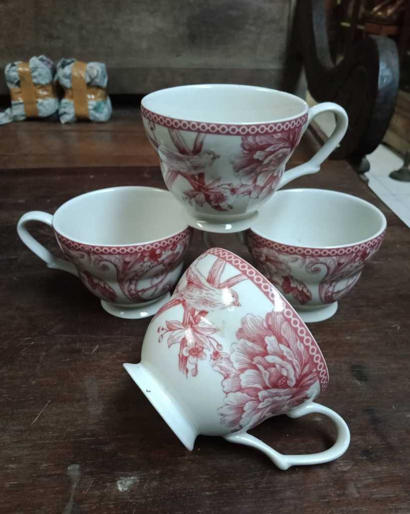 Cangkir Keramik Eropa Vintage