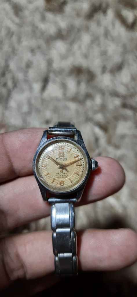 Jam Titus ex cewek