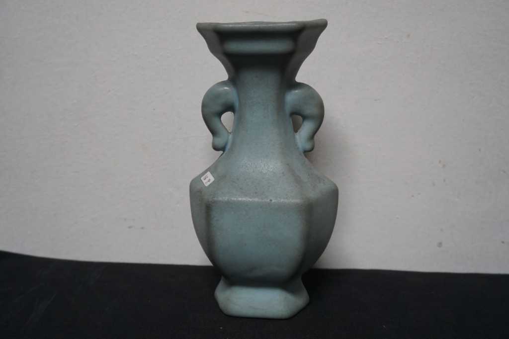 Vas Porcelain Vintage