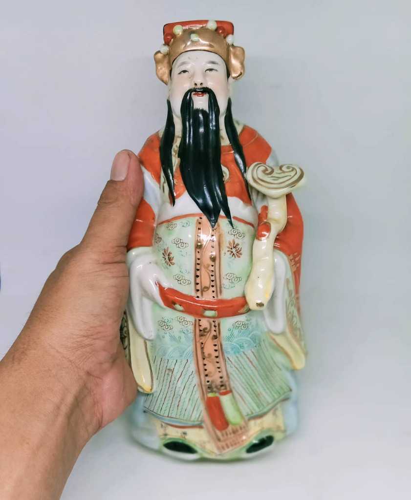 Patung Porcelain Dewa